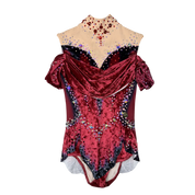 Justaucorps de gymnastique rythmique rouge bordeaux velours à manches courtes ballons avec col montant mesh et drapé central