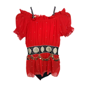 Justaucorps de gymnastique rythmique rouge mousseline à manches courtes ballons avec ceinture noire ornée de médaillons dorés et pampilles dorées